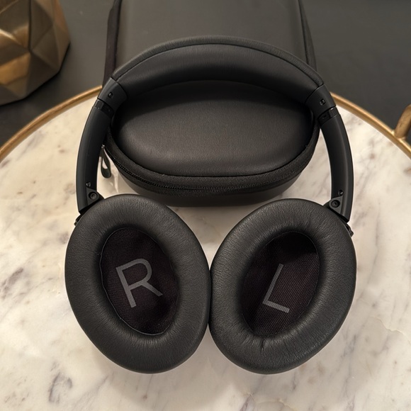 Bose QuietComfort Noise Canceling Headphones - Picture 2 of 6